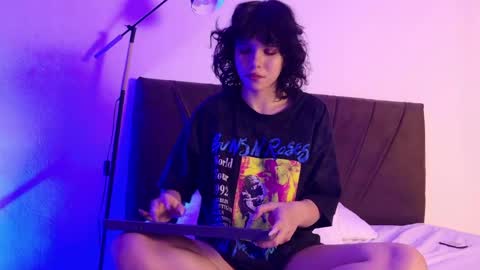   online show from June 3, 2:33 pm