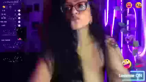 Snapshot of ravenandsin chatting on September 15, 11:27 pm Raven online show from September 15, 11:27 pm