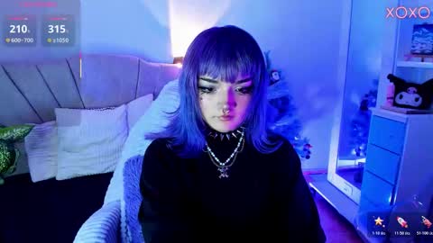 ravencollen online show from December 3, 8:51 pm