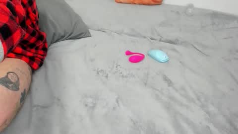 Raveneusbiter online show from December 21, 1:13 am