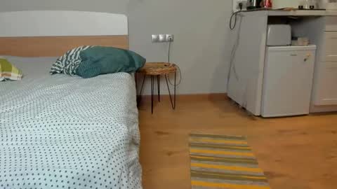 Raveneusbiter online show from February 11, 11:43 pm