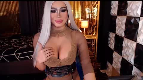 Snapshot of ravenmystiquex chatting on June 22, 1:40 am ravenmystiquex online show from June 22, 1:40 am