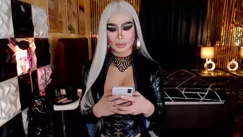 Snapshot of ravenmystiquex chatting on June 29, 7:47 am ravenmystiquex online show from June 29, 7:47 am