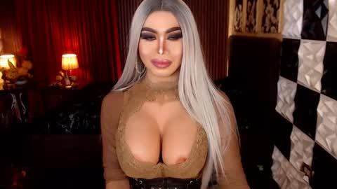Snapshot of ravenmystiquex chatting on July 7, 12:24 am ravenmystiquex online show from July 7, 12:24 am