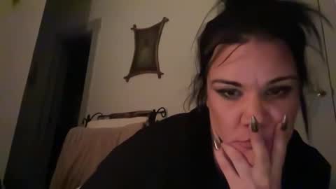 Raven Ray online show from April 4, 6:22 am