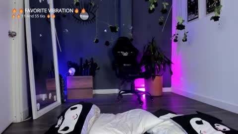 Raven Witch online show from March 23, 6:34 pm