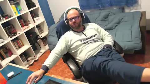 ravingr3d3 online show from January 11, 1:21 am