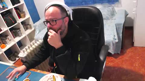 ravingr3d3 online show from February 15, 4:58 pm