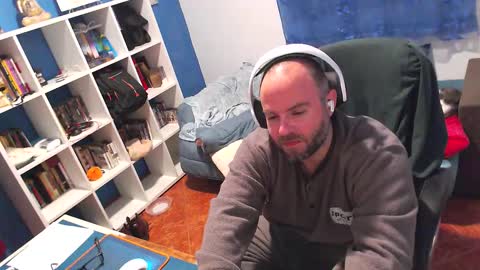 ravingr3d3 online show from February 18, 12:17 am