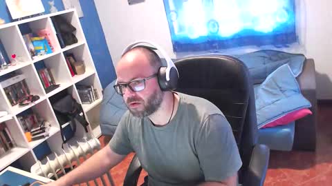 ravingr3d3 online show from March 25, 9:26 am