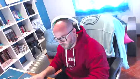 ravingr3d3 online show from April 16, 10:27 am