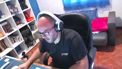 Snapshot of ravingr3d3 chatting on June 26, 8:08 am ravingr3d3 online show from June 26, 8:08 am
