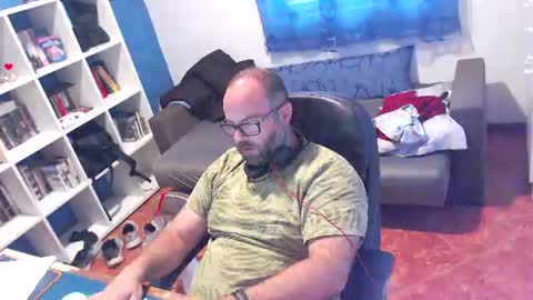 Snapshot of ravingr3d3 chatting on July 8, 9:58 am ravingr3d3 online show from July 8, 9:58 am