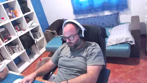 Snapshot of ravingr3d3 chatting on July 16, 9:59 am ravingr3d3 online show from July 16, 9:59 am