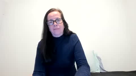 Ravishing Peach Goddess online show from March 11, 1:06 pm