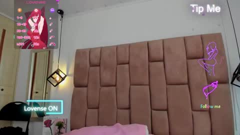 Snapshot of ravynrouge_ chatting on September 17, 5:36 pm ravynrouge_ online show from September 17, 5:36 pm