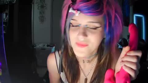 Snapshot of ravynstar13 chatting on October 1, 3:01 am ravynstar13 online show from October 1, 3:01 am