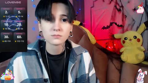 Snapshot of ray__taylor chatting on December 6, 8:18 pm Ray online show from December 6, 8:18 pm