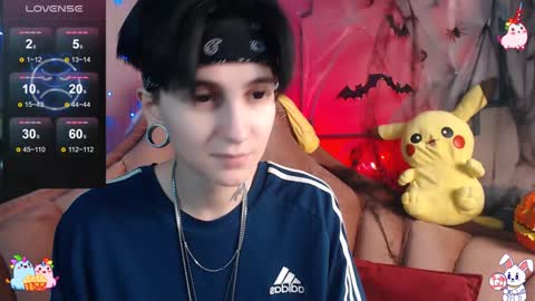 Snapshot of ray__taylor chatting on December 10, 7:22 pm Ray online show from December 10, 7:22 pm