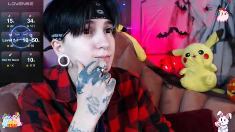 Snapshot of ray__taylor chatting on December 12, 7:59 pm Ray online show from December 12, 7:59 pm