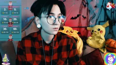 Snapshot of ray__taylor chatting on December 15, 7:53 pm Ray online show from December 15, 7:53 pm