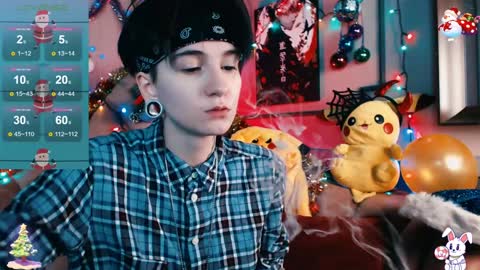 Snapshot of ray__taylor chatting on December 25, 10:05 pm Ray online show from December 25, 10:05 pm