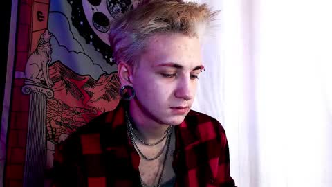 Snapshot of ray__taylor chatting on March 29, 12:27 pm Ray online show from March 29, 12:27 pm