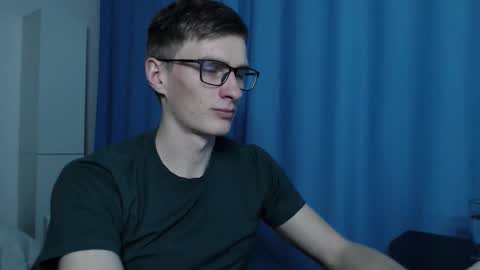 Snapshot of ray_booy chatting on December 16, 8:58 pm Ray Booy online show from December 16, 8:58 pm