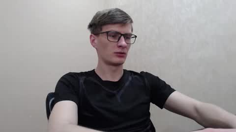 Snapshot of ray_booy chatting on February 11, 11:10 pm Ray Booy online show from February 11, 11:10 pm