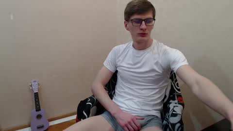 Snapshot of ray_booy chatting on February 15, 8:27 pm Ray Booy online show from February 15, 8:27 pm