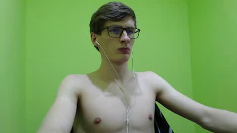 Snapshot of ray_booy chatting on June 18, 5:17 pm Ray Booy online show from June 18, 5:17 pm