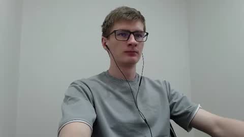 Snapshot of ray_booy chatting on August 7, 8:16 am Ray Booy online show from August 7, 8:16 am