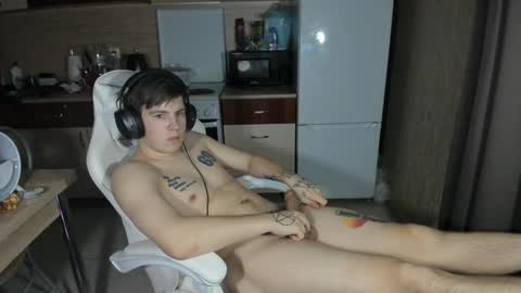 Snapshot of ray_hill chatting on December 4, 10:19 pm Ray online show from December 4, 10:19 pm