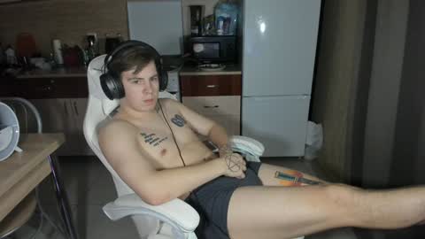 Snapshot of ray_hill chatting on December 8, 8:36 pm Ray online show from December 8, 8:36 pm