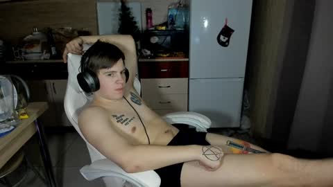 Snapshot of ray_hill chatting on December 24, 2:43 am Ray online show from December 24, 2:43 am