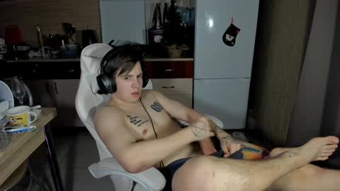 Snapshot of ray_hill chatting on January 3, 5:50 am Ray online show from January 3, 5:50 am