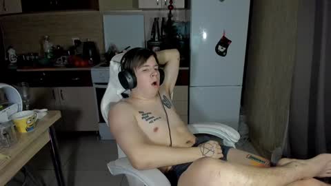 Snapshot of ray_hill chatting on January 3, 7:50 pm Ray online show from January 3, 7:50 pm