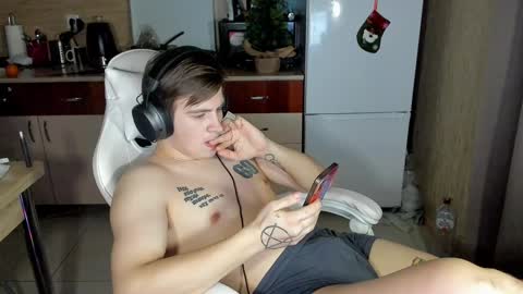 Snapshot of ray_hill chatting on January 4, 10:13 pm Ray online show from January 4, 10:13 pm