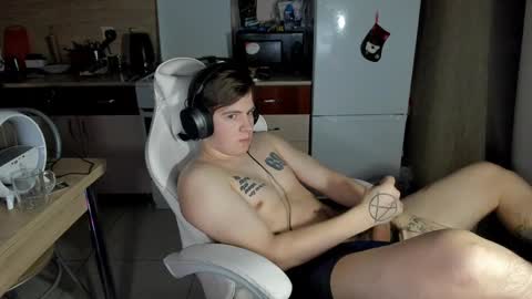 Snapshot of ray_hill chatting on January 12, 9:19 pm Ray online show from January 12, 9:19 pm