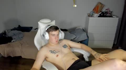 Snapshot of ray_hill chatting on September 8, 7:46 pm Ray online show from September 8, 7:46 pm