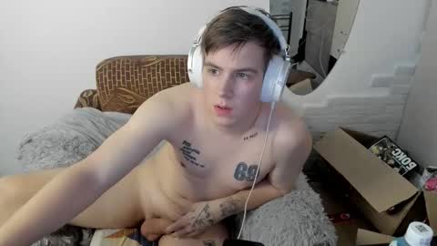 Snapshot of ray_hill chatting on November 13, 10:41 pm Ray online show from November 13, 10:41 pm