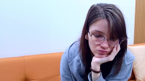 Ray-Ray online show from December 17, 1:33 am