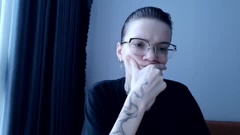 Ray-Ray online show from April 7, 9:54 am