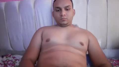 ray_rey1210 online show from May 9, 4:23 pm