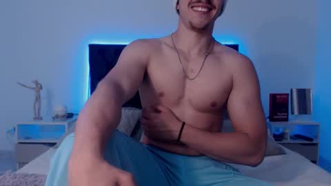 Snapshot of ray_weed chatting on October 2, 11:45 pm Ray online show from October 2, 11:45 pm