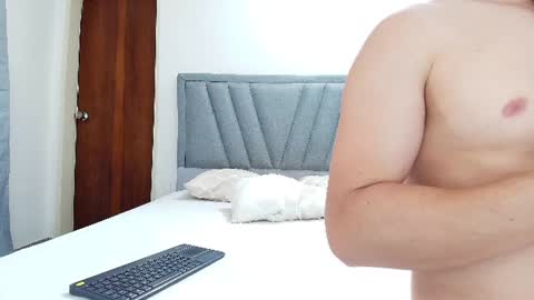 Snapshot of ray_weed chatting on July 12, 3:36 pm Ray online show from July 12, 3:36 pm