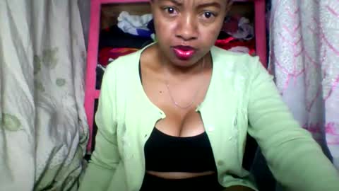 rayana_69 online show from May 6, 10:15 pm