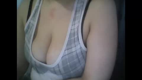 Snapshot of rayday_ chatting on March 5, 9:16 am rayday_ online show from March 5, 9:16 am