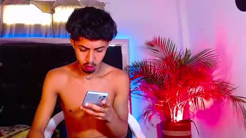 Snapshot of raydevil_ chatting on January 22, 6:20 pm Rayn online show from January 22, 6:20 pm