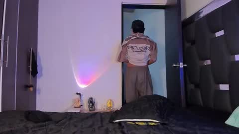 Snapshot of raydevil_ chatting on September 18, 8:55 pm Rayn online show from September 18, 8:55 pm